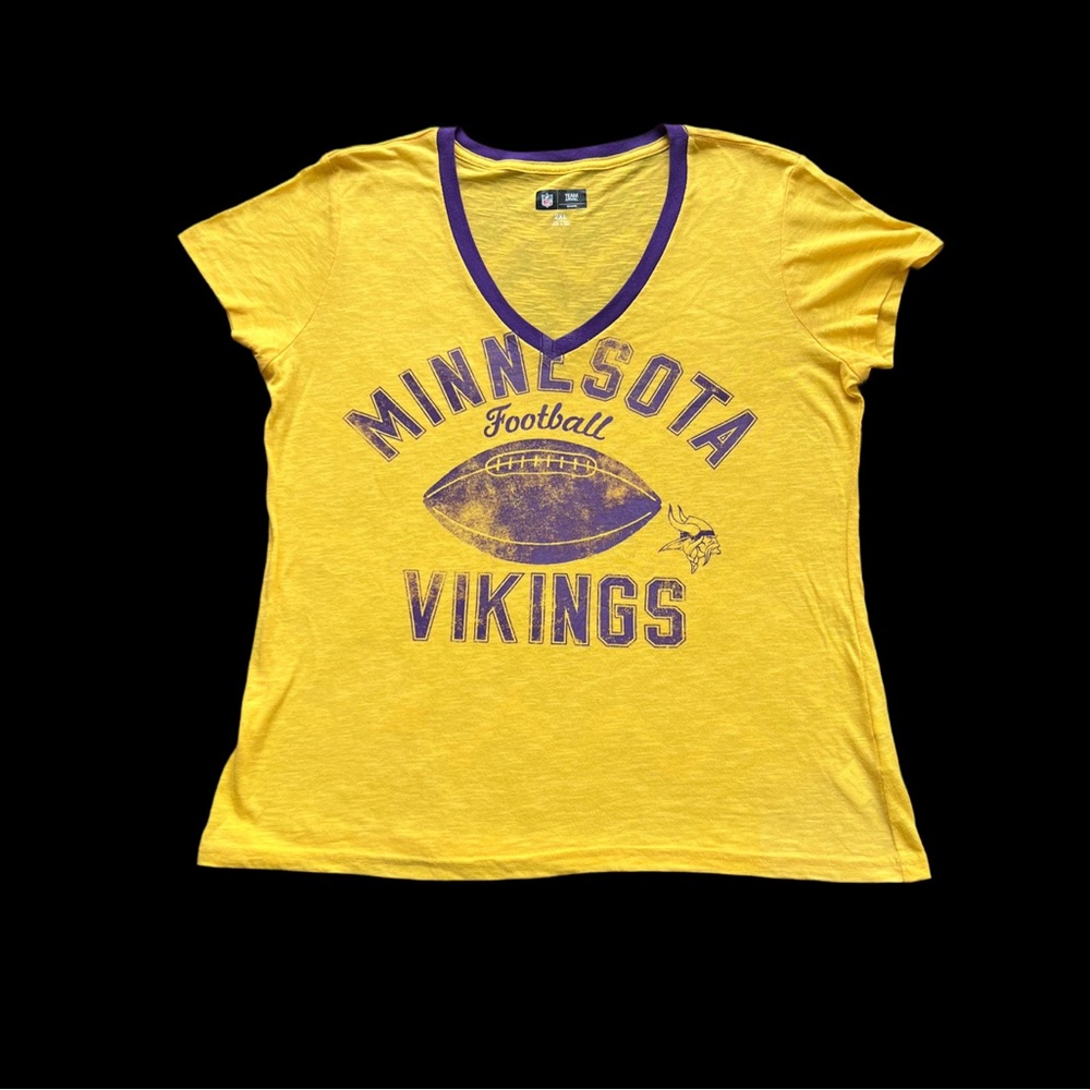 NWT Vikings NFL Team Apparel V Neck t-shirt W 2xl